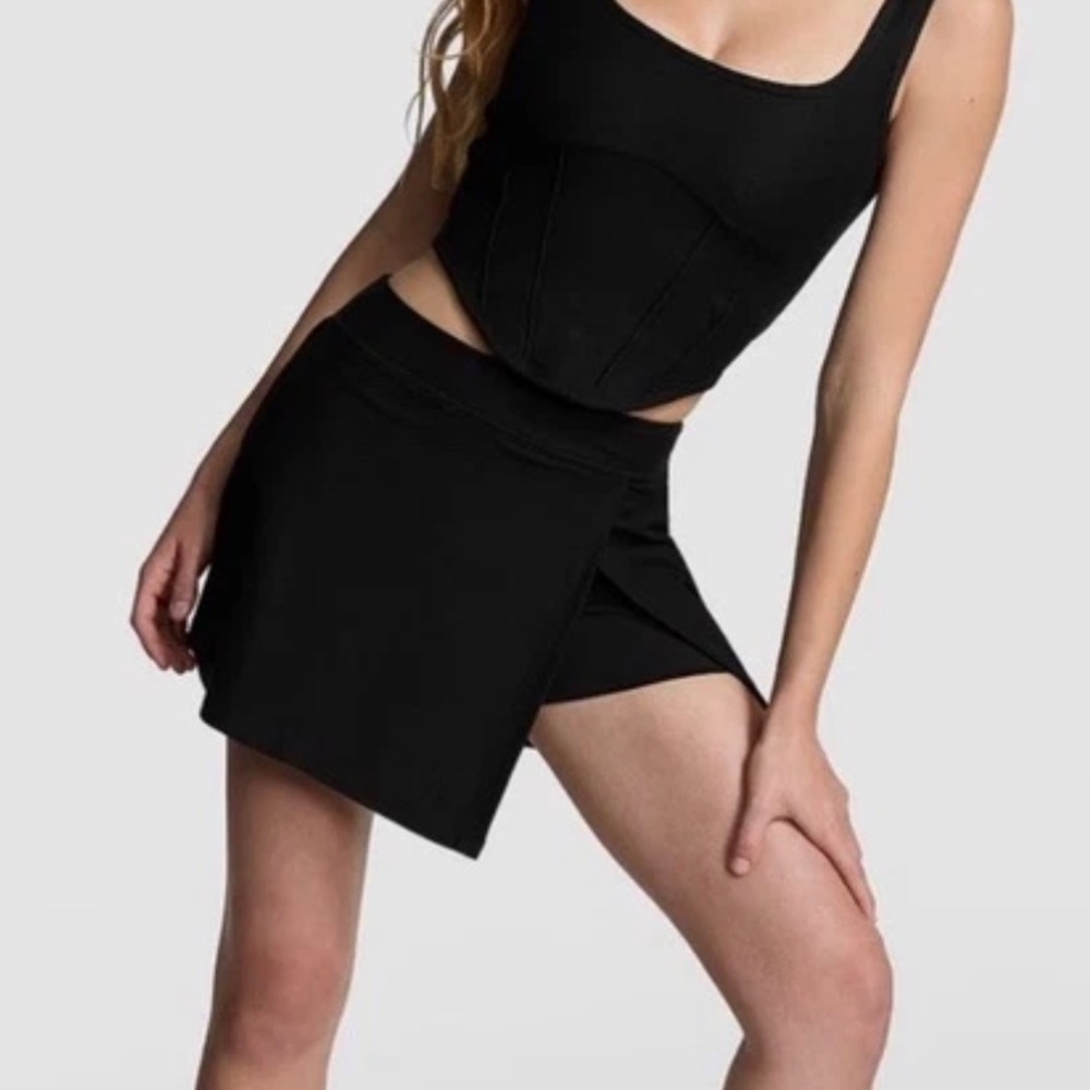 PINK Victoria's Secret Black Asymmetric Wrap Skort XLARGE